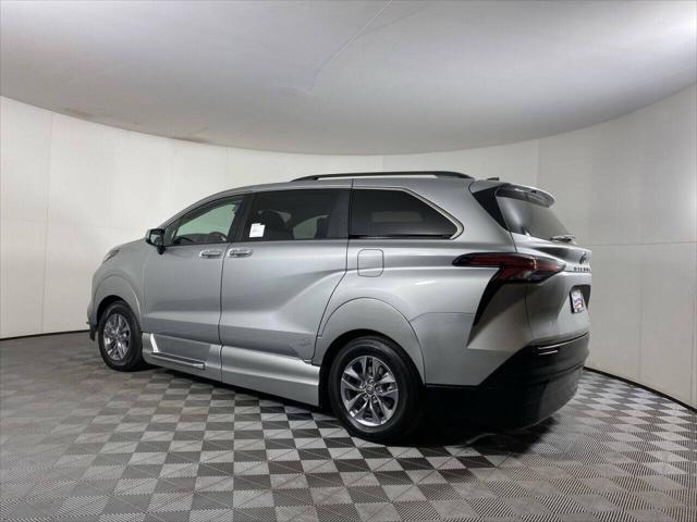 2022 Toyota Sienna XLE