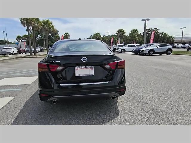 2021 Nissan Altima SR FWD