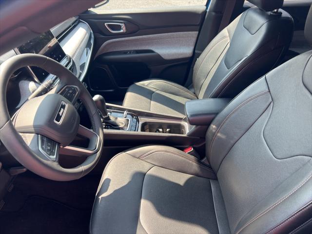 2023 Jeep Compass COMPASS LATITUDE LUX 4X4