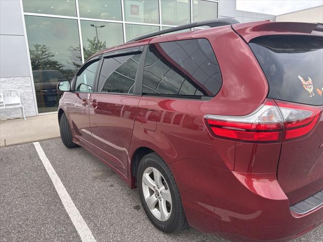 2020 Toyota Sienna LE