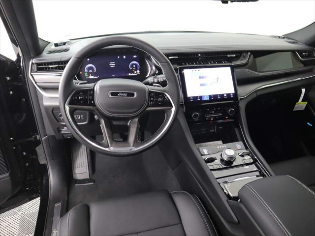 2023 Jeep Grand Cherokee Overland 4x2