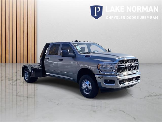 2023 RAM Ram 3500 Chassis Cab RAM 3500 TRADESMAN CREW CAB CHASSIS 4X4 60 CA