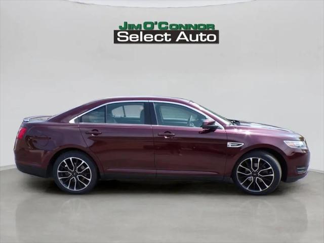 2018 Ford Taurus SEL for sale in Oconomowoc, WI