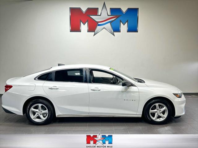 2017 Chevrolet Malibu 1FL 2017 Chevrolet Malibu 1FL