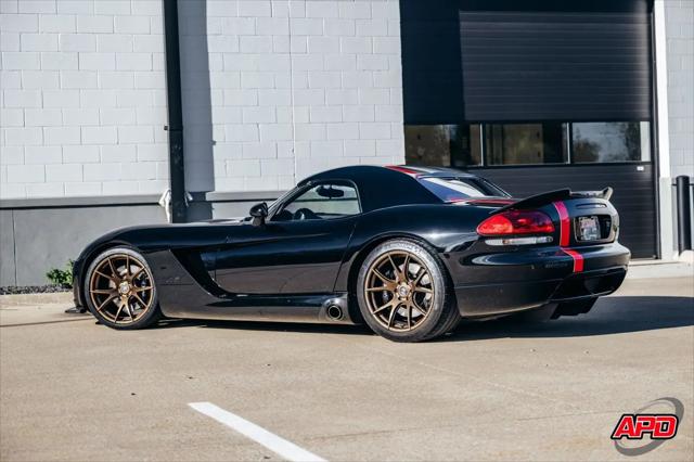 2004 Dodge Viper SRT10