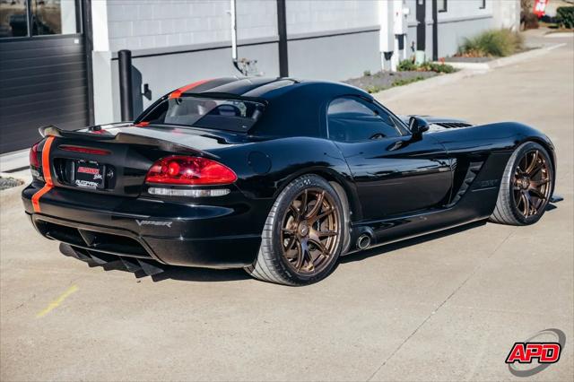 2004 Dodge Viper SRT10