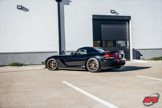 2004 Dodge Viper SRT10