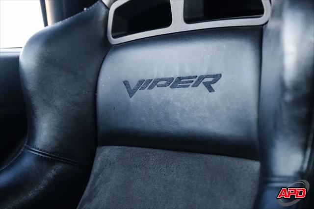 2004 Dodge Viper SRT10
