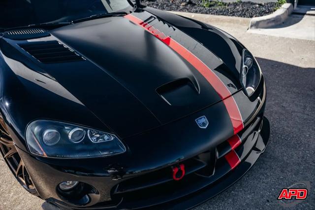 2004 Dodge Viper SRT10