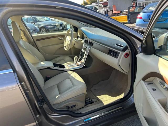 2011 Volvo XC70 3.2