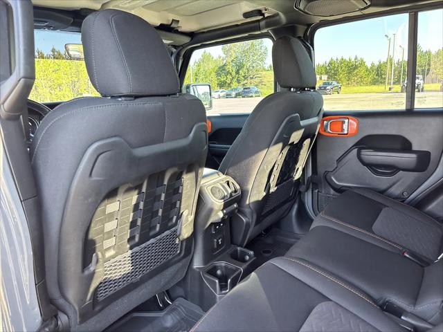 2022 Jeep Gladiator Sport