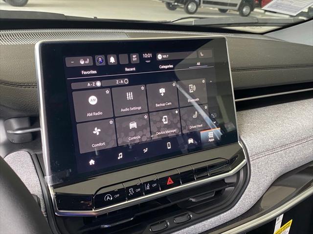 2023 Jeep Compass COMPASS LATITUDE LUX 4X4