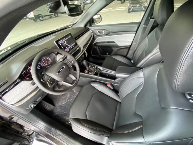 2023 Jeep Compass COMPASS LATITUDE LUX 4X4