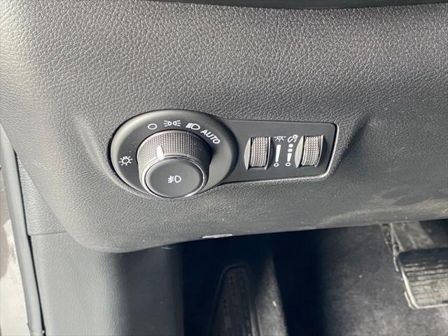 2023 Jeep Compass COMPASS LATITUDE LUX 4X4