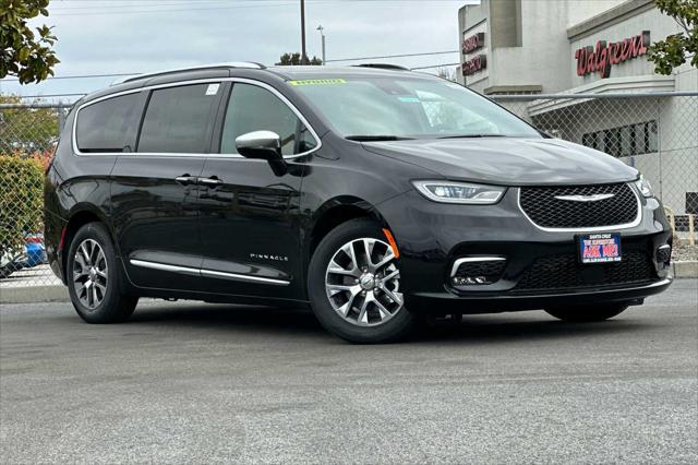2023 Chrysler Pacifica Hybrid PACIFICA PLUG-IN HYBRID PINNACLE 2023 Chrysler Pacifica Hybrid PACIFICA PLUG-IN HYBRID PINNACLE