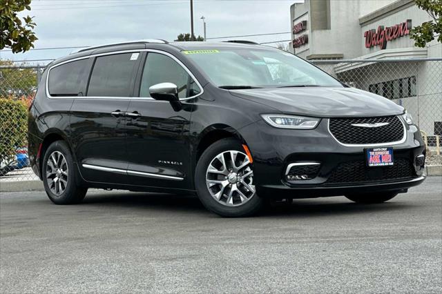 2023 Chrysler Pacifica Hybrid PACIFICA PLUG-IN HYBRID PINNACLE