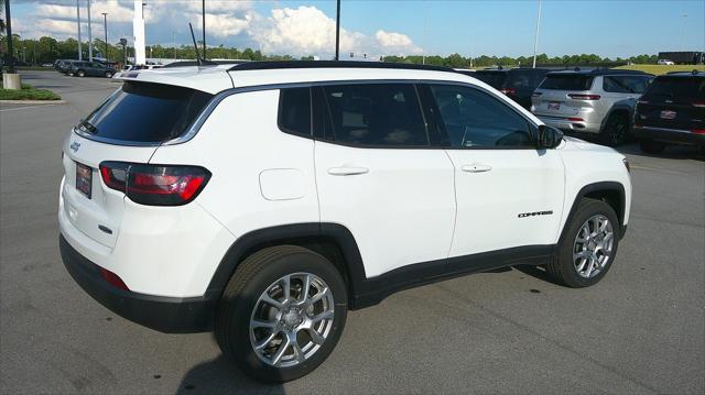 2023 Jeep Compass COMPASS LATITUDE LUX 4X4