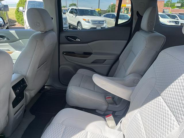 2017 GMC Acadia SLE-2