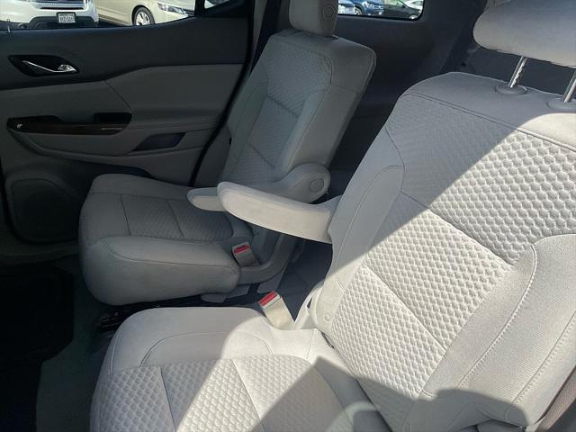 2017 GMC Acadia SLE-2