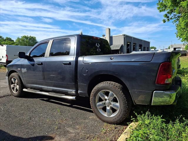 2019 RAM 1500 Classic Big Horn Crew Cab 4x4 57 Box 2019 RAM 1500 Classic Big Horn Crew Cab 4x4 57 Box