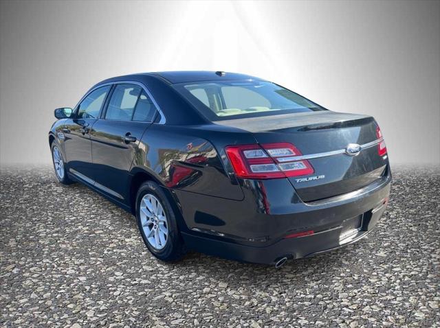 2013 Ford Taurus SE