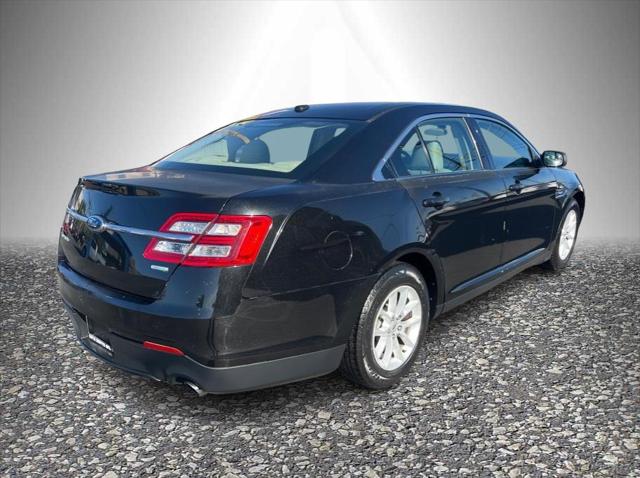 2013 Ford Taurus SE