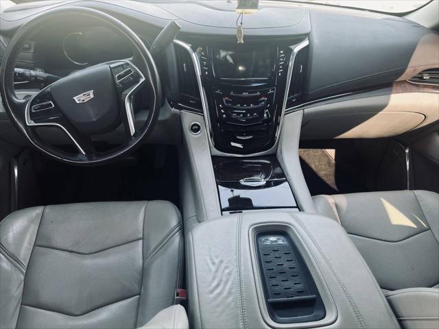2016 Cadillac Escalade Luxury Collection