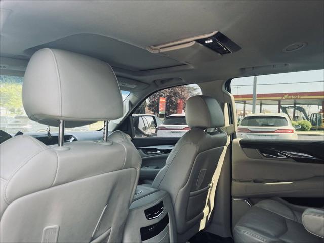 2016 Cadillac Escalade Luxury Collection