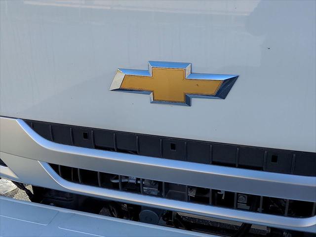 2024 Chevrolet 3500 LCF Gas 132.5" Wheelbase