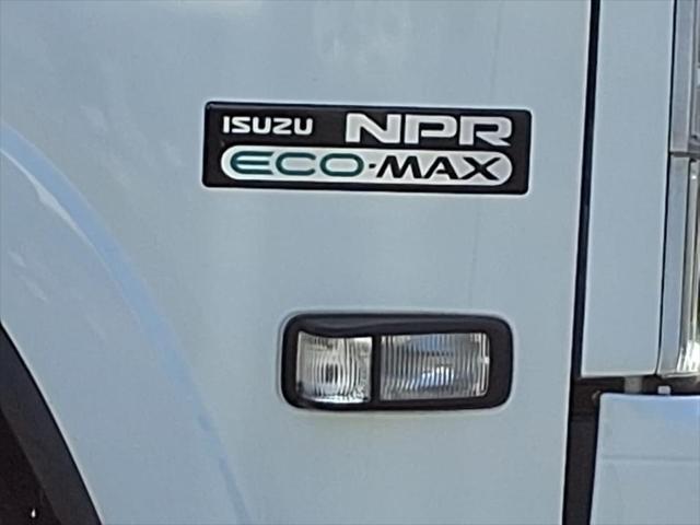 2015 Isuzu NPR Standard Cab