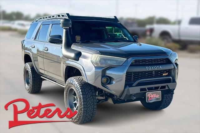 2016 Toyota 4Runner SR5 2016 Toyota 4Runner SR5