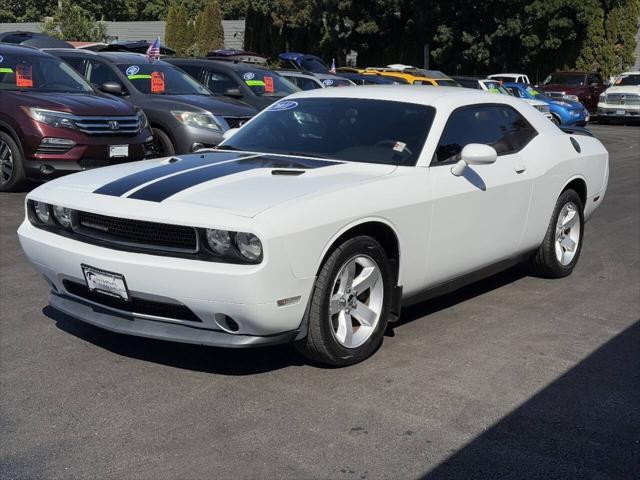 2011 Dodge Challenger SE 2dr Coupe