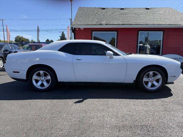 2011 Dodge Challenger SE 2dr Coupe
