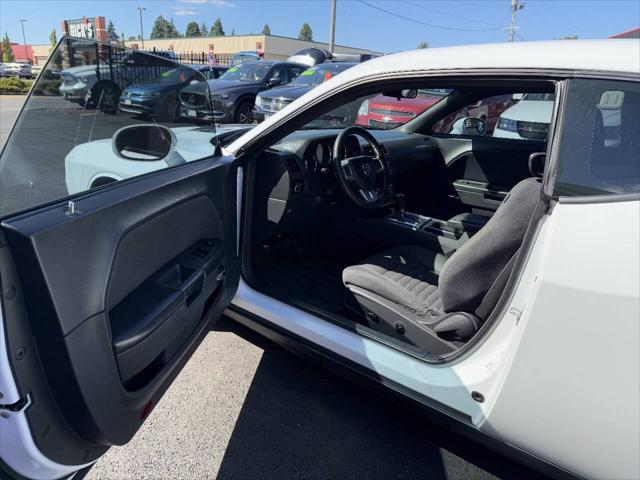 2011 Dodge Challenger SE 2dr Coupe