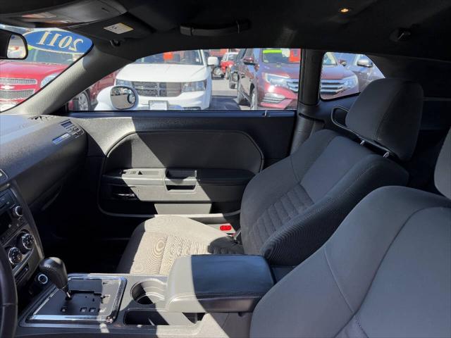 2011 Dodge Challenger SE 2dr Coupe