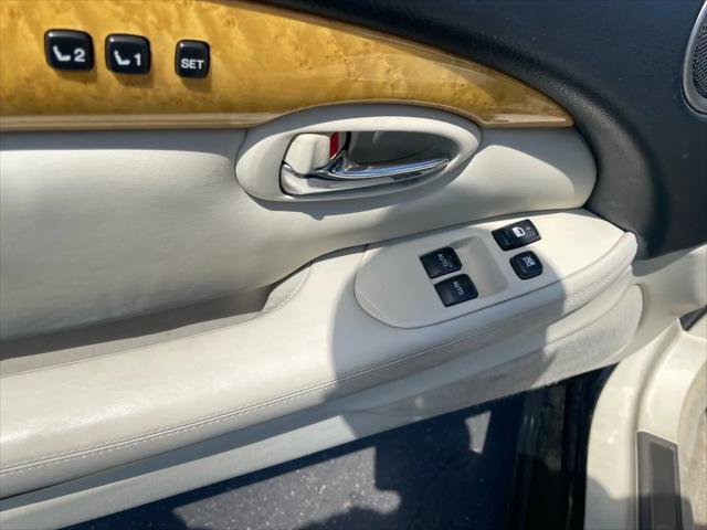 2002 Lexus SC 430 2dr Convertible