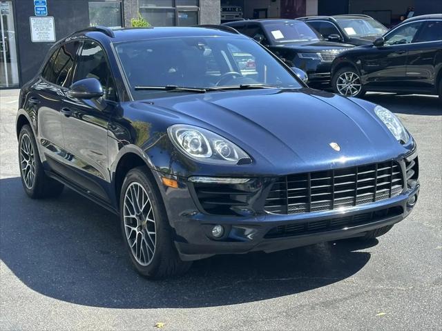 2017 Porsche Macan Standard