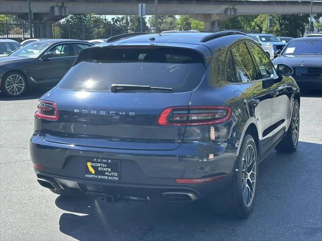 2017 Porsche Macan Standard