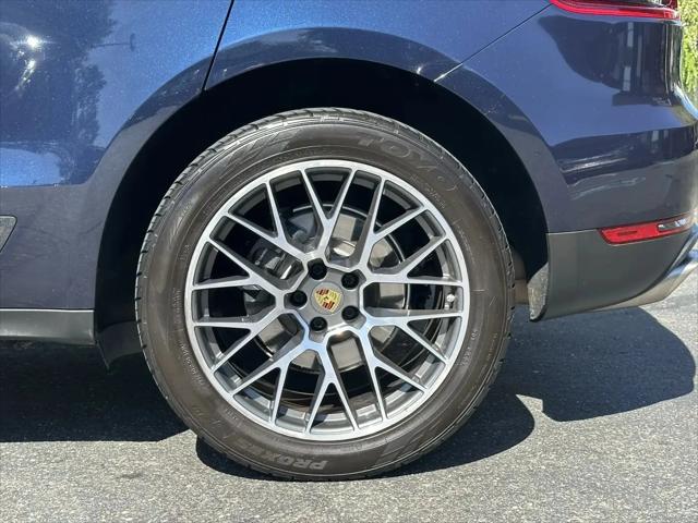2017 Porsche Macan Standard