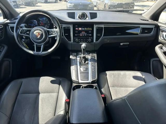 2017 Porsche Macan Standard