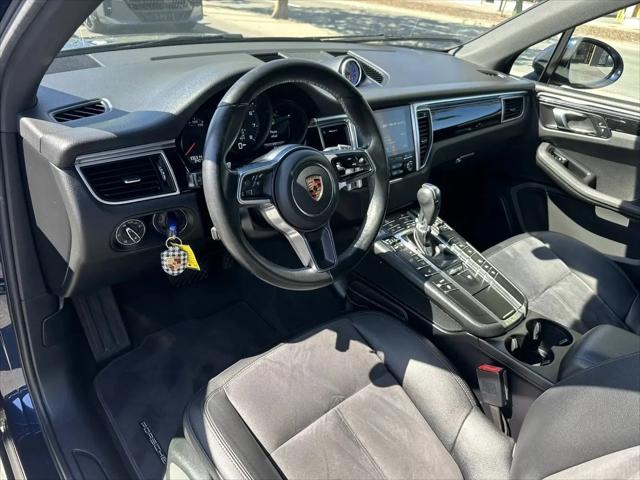2017 Porsche Macan Standard