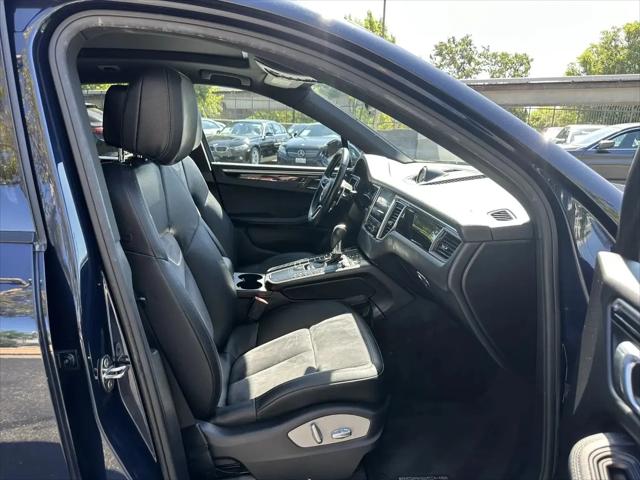 2017 Porsche Macan Standard