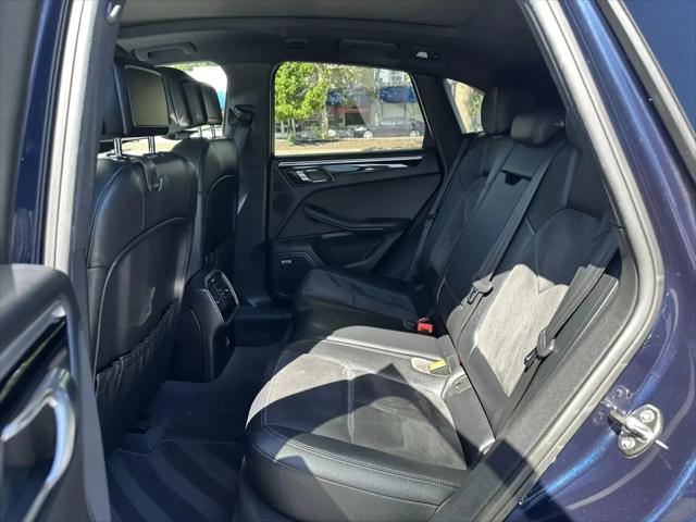 2017 Porsche Macan Standard