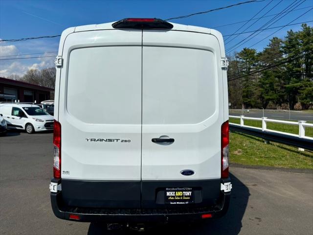 2018 Ford Transit T-250 130" Med Rf 9000 GVWR Sliding RH Dr