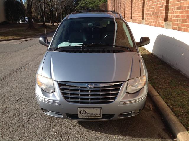 2005 Chrysler Town & Country Touring