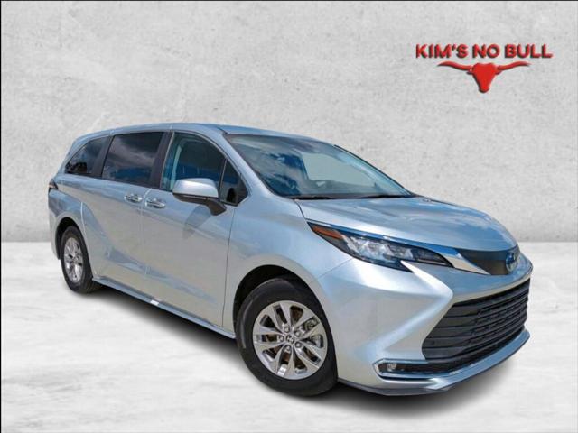 2022 Toyota Sienna XLE 2022 Toyota Sienna XLE