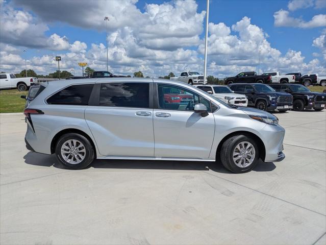 2022 Toyota Sienna XLE