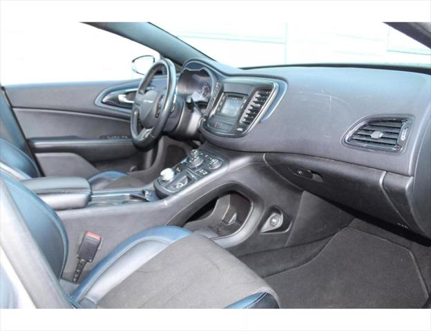 2016 Chrysler 200 S