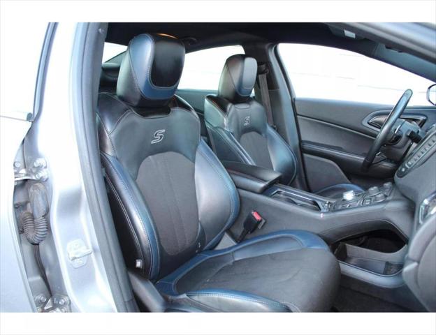 2016 Chrysler 200 S
