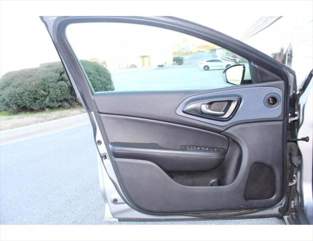 2016 Chrysler 200 S